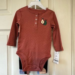 Carter’s long sleeve onesie and pants set
